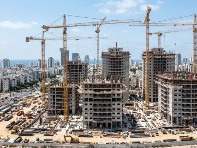 אתרי בנייה של מגדלי מגורים בישראל - הרקע להאטה בענף